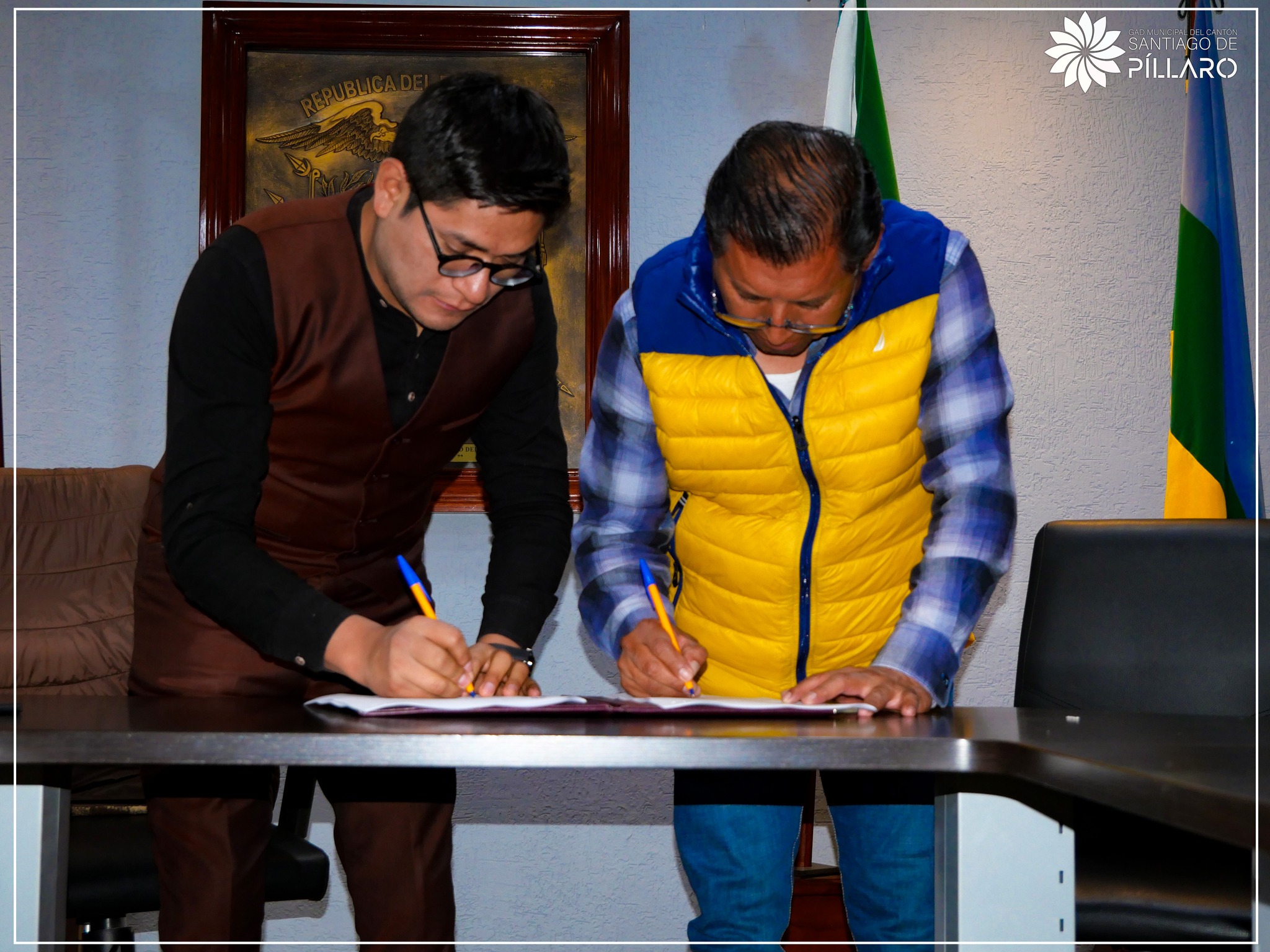 Firma del contrato para la obra de ยซ๐๐๐จ๐ช๐ฎ๐ข๐ง๐๐๐จ ๐๐๐ก๐ข๐๐ฎ๐ฅ๐๐ซ ๐๐๐ฅ ๐๐ง๐ ๐ซ๐๐ฌ๐จ ๐๐ฅ ๐๐๐ง๐ญ๐ซ๐จ ๐๐ ๐๐๐ฅ๐ฎ๐, ๐๐๐๐ญ๐จ๐ซ ๐๐๐ง๐ญ๐ ๐๐ข๐ญ๐