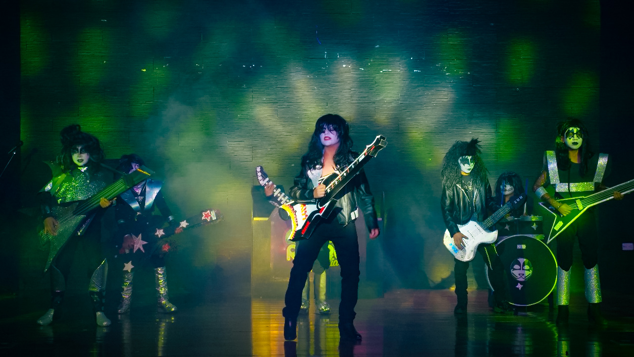 𝗙𝗶𝗲𝘀𝘁𝗮 𝗥𝗲𝘁𝗿𝗼 𝗲𝗻 𝗙𝗮𝗺𝗶𝗹𝗶𝗮 – 𝗦𝗲𝗴𝘂𝗻𝗱𝗮 𝗘𝗱𝗶𝗰𝗶𝗼́𝗻